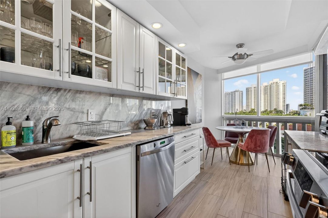 待售: $725,000 (3 贝兹, 2 浴室, 0 平方英尺)