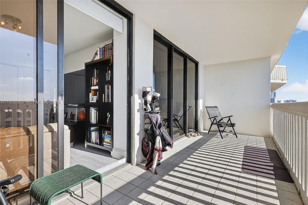 待售: $725,000 (3 贝兹, 2 浴室, 0 平方英尺)