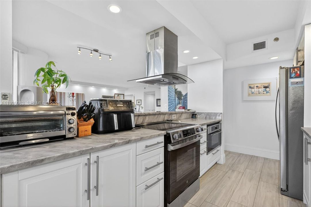 待售: $725,000 (3 贝兹, 2 浴室, 0 平方英尺)