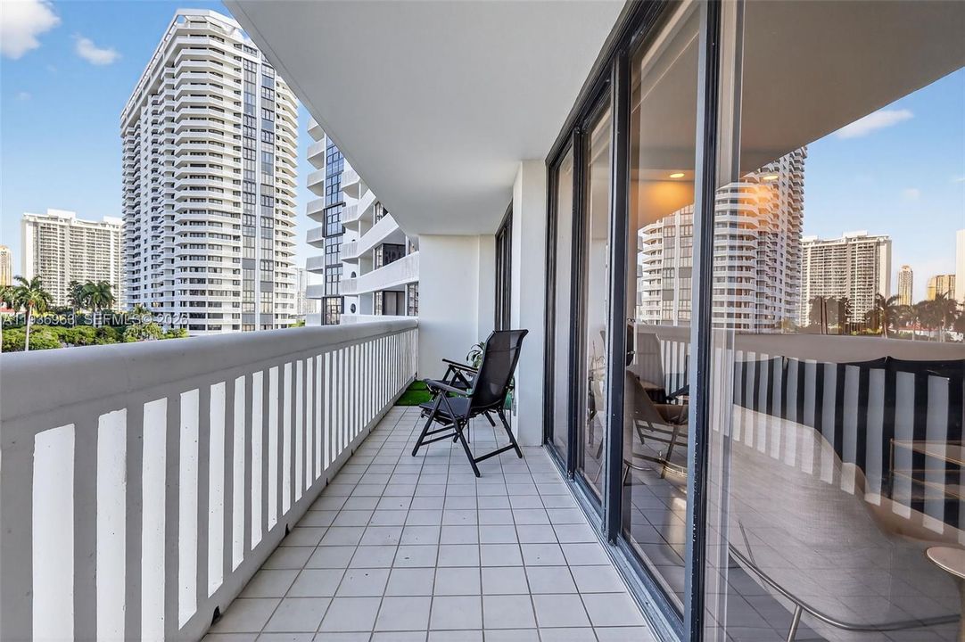 待售: $725,000 (3 贝兹, 2 浴室, 0 平方英尺)