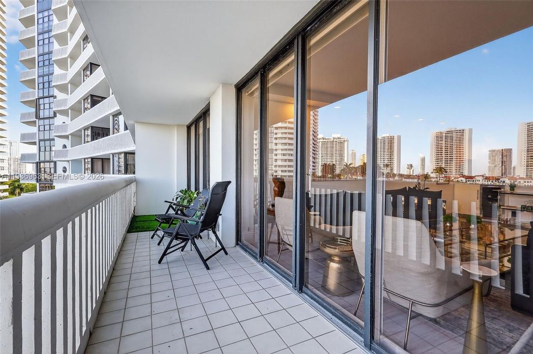 待售: $725,000 (3 贝兹, 2 浴室, 0 平方英尺)