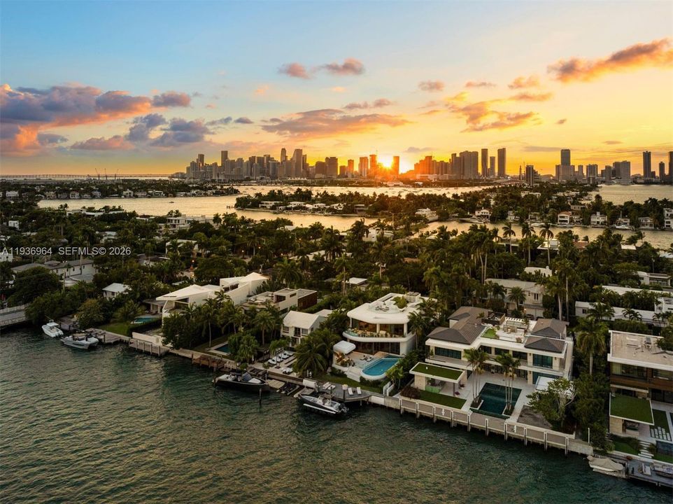 待售: $31,000,000 (6 贝兹, 6 浴室, 6942 平方英尺)