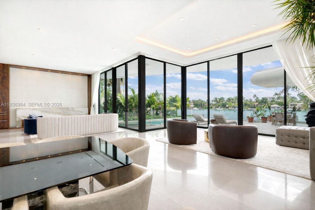 待售: $31,000,000 (6 贝兹, 6 浴室, 6942 平方英尺)