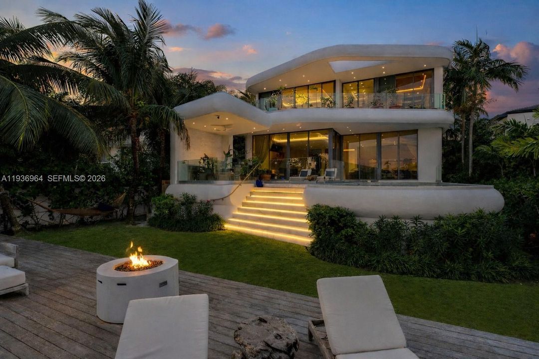 待售: $31,000,000 (6 贝兹, 6 浴室, 6942 平方英尺)