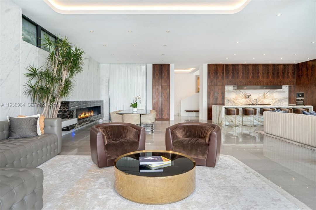 待售: $31,000,000 (6 贝兹, 6 浴室, 6942 平方英尺)