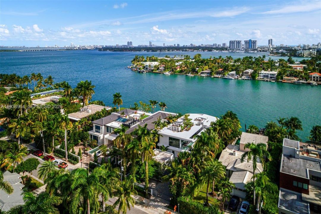 待售: $31,000,000 (6 贝兹, 6 浴室, 6942 平方英尺)