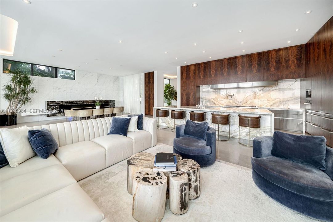 待售: $31,000,000 (6 贝兹, 6 浴室, 6942 平方英尺)