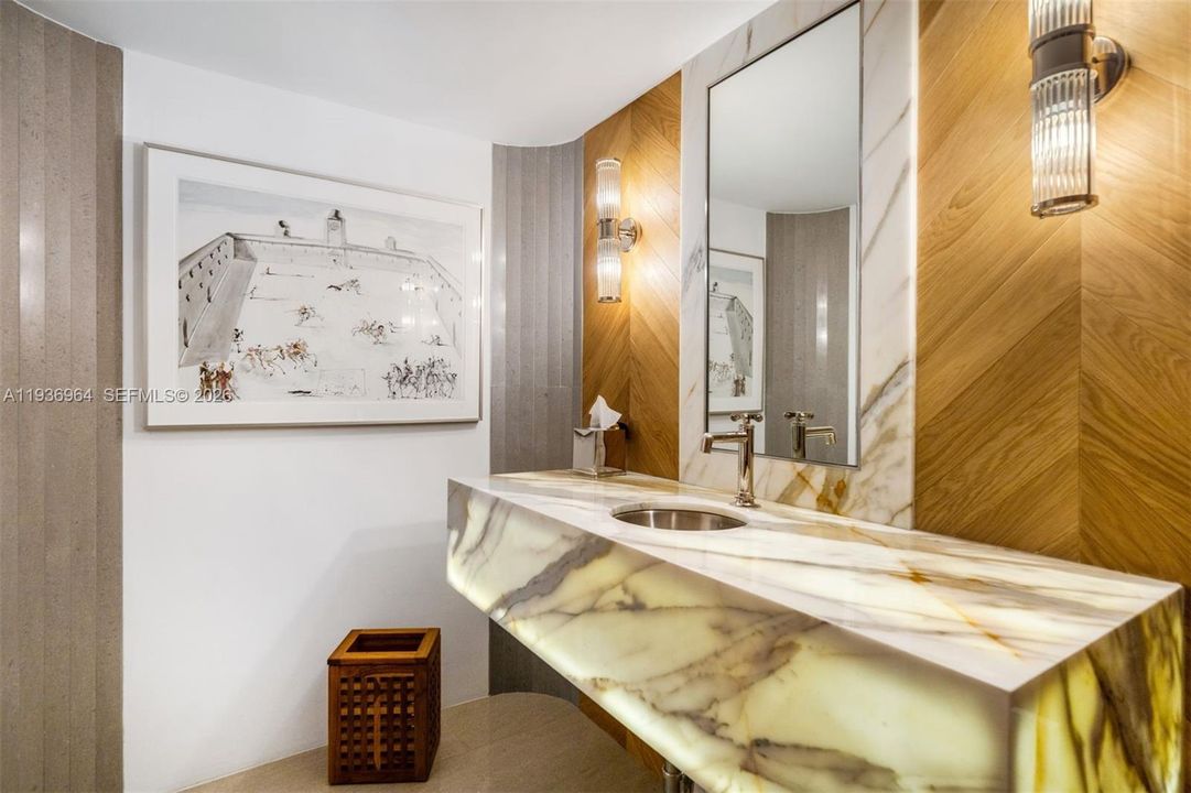 待售: $31,000,000 (6 贝兹, 6 浴室, 6942 平方英尺)