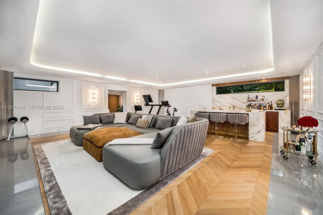 待售: $31,000,000 (6 贝兹, 6 浴室, 6942 平方英尺)