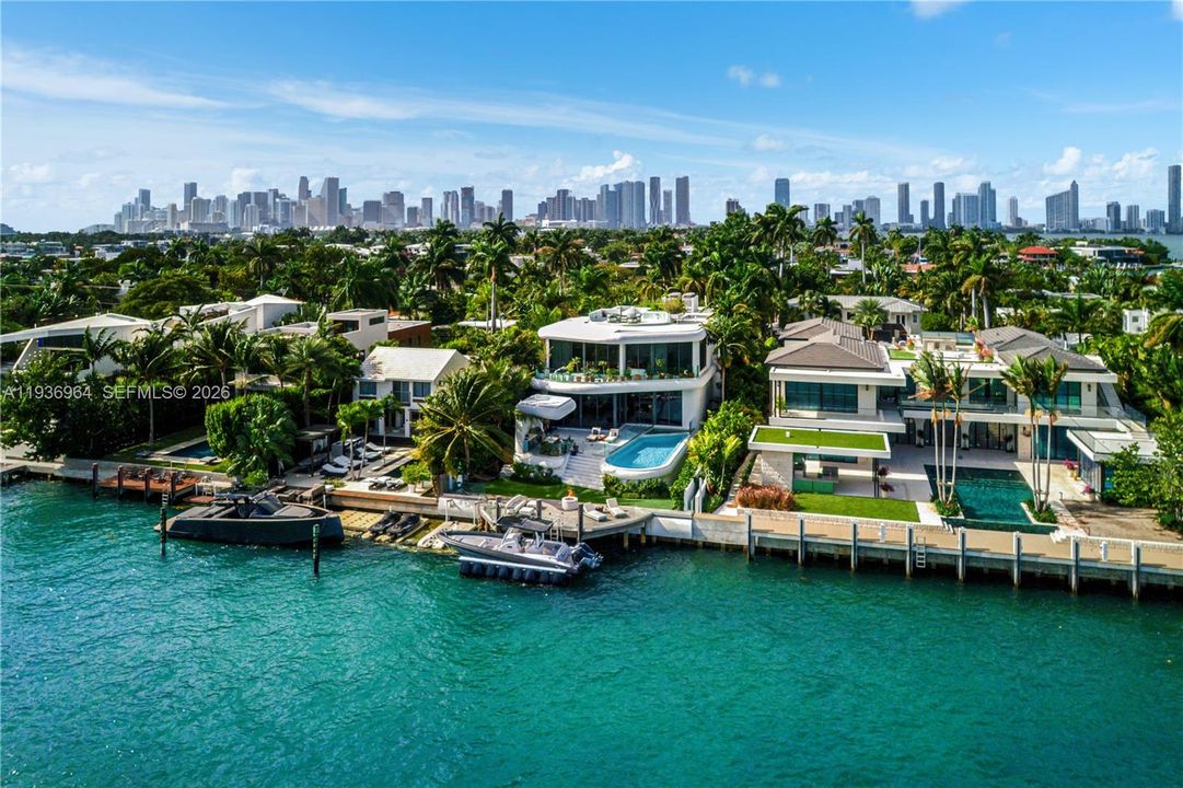 待售: $31,000,000 (6 贝兹, 6 浴室, 6942 平方英尺)