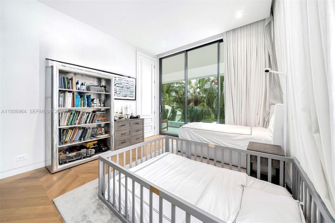 待售: $31,000,000 (6 贝兹, 6 浴室, 6942 平方英尺)