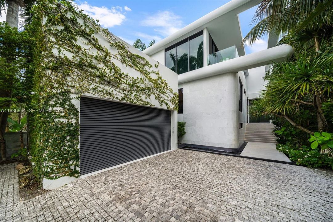 待售: $31,000,000 (6 贝兹, 6 浴室, 6942 平方英尺)