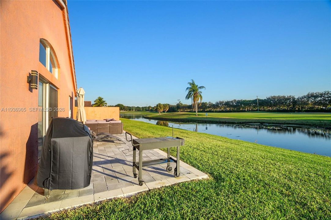 На продажу: $540,000 (3 спален, 2 ванн, 1849 Квадратных фут)