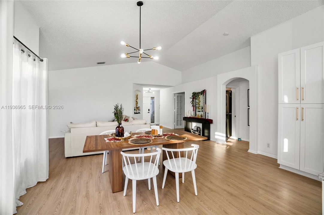 На продажу: $540,000 (3 спален, 2 ванн, 1849 Квадратных фут)