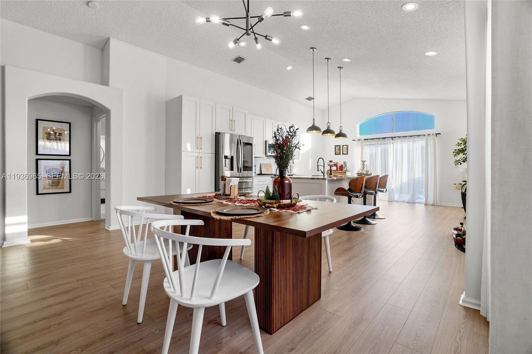 На продажу: $540,000 (3 спален, 2 ванн, 1849 Квадратных фут)