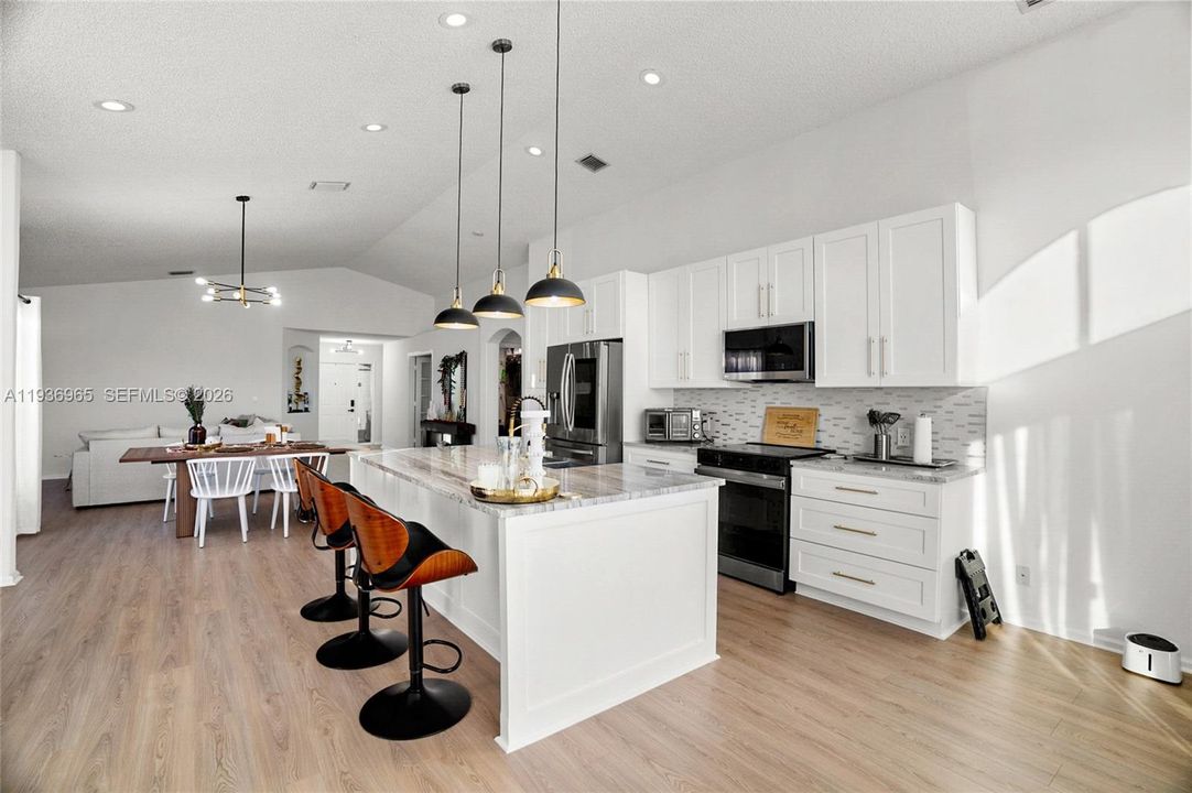 На продажу: $540,000 (3 спален, 2 ванн, 1849 Квадратных фут)