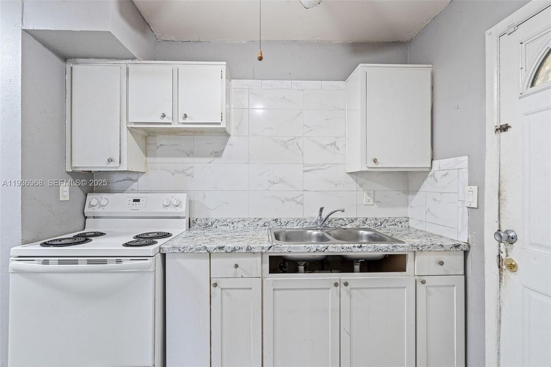 На продажу: $364,900 (3 спален, 1 ванн, 1269 Квадратных фут)