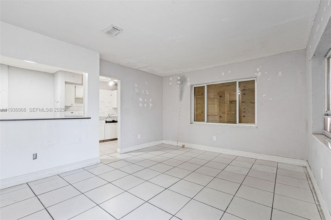 На продажу: $364,900 (3 спален, 1 ванн, 1269 Квадратных фут)