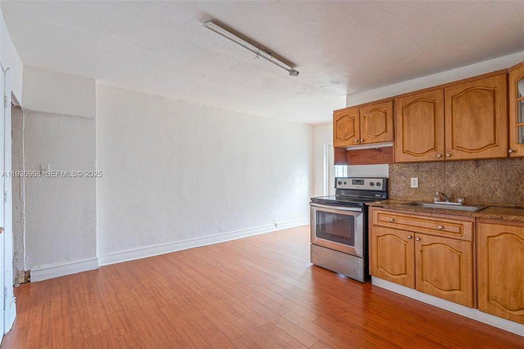 На продажу: $364,900 (3 спален, 1 ванн, 1269 Квадратных фут)