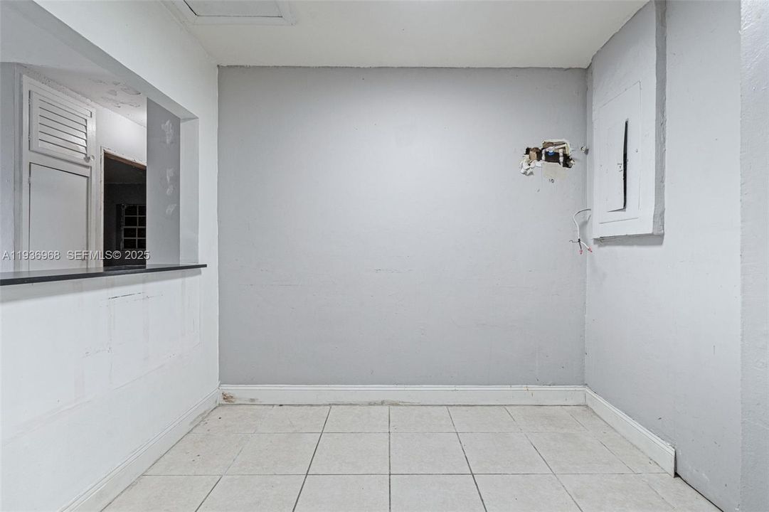 На продажу: $364,900 (3 спален, 1 ванн, 1269 Квадратных фут)