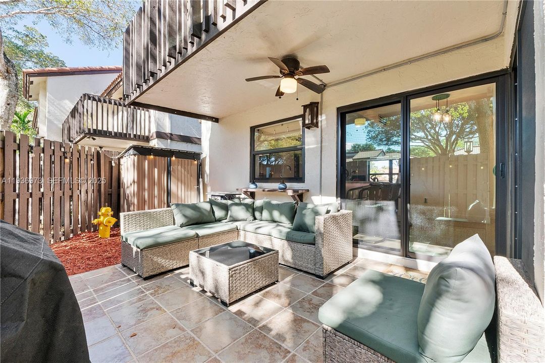 待售: $419,990 (2 贝兹, 2 浴室, 1290 平方英尺)