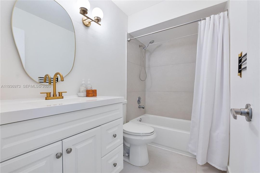 待售: $419,990 (2 贝兹, 2 浴室, 1290 平方英尺)