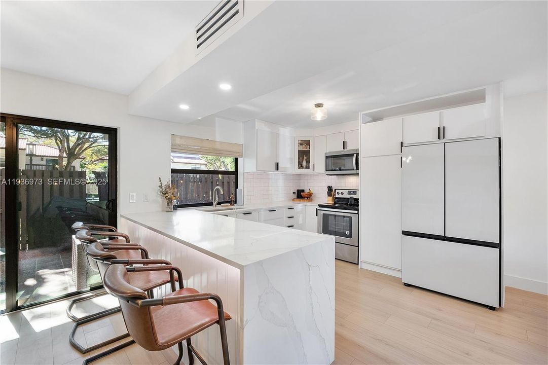 待售: $419,990 (2 贝兹, 2 浴室, 1290 平方英尺)