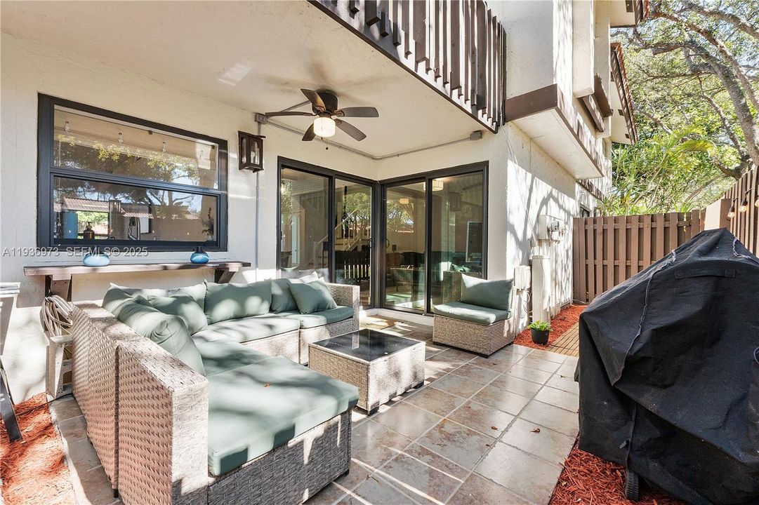 待售: $419,990 (2 贝兹, 2 浴室, 1290 平方英尺)