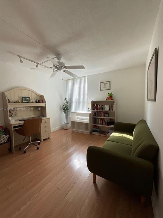 For Rent: $3,150 (3 beds, 2 baths, 1326 Square Feet)