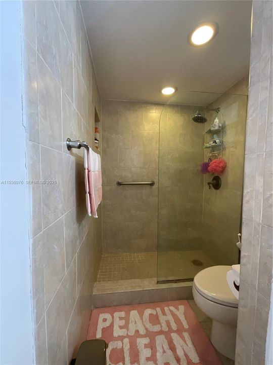 For Rent: $3,150 (3 beds, 2 baths, 1326 Square Feet)