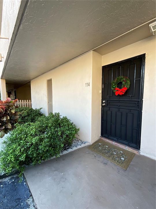 For Rent: $3,150 (3 beds, 2 baths, 1326 Square Feet)
