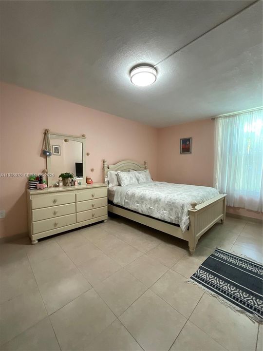 For Rent: $3,150 (3 beds, 2 baths, 1326 Square Feet)