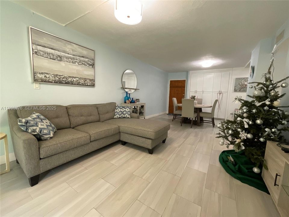 For Rent: $3,150 (3 beds, 2 baths, 1326 Square Feet)