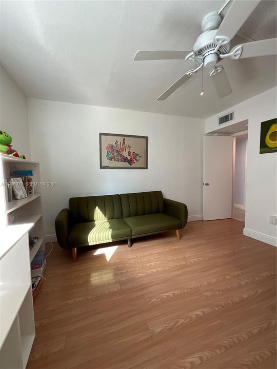 For Rent: $3,150 (3 beds, 2 baths, 1326 Square Feet)