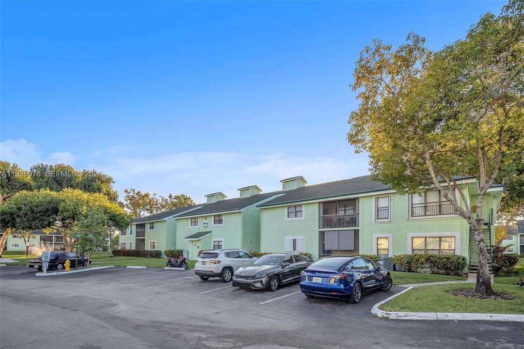 En Venta: $207,000 (2 camas, 2 baños, 900 Pies cuadrados)