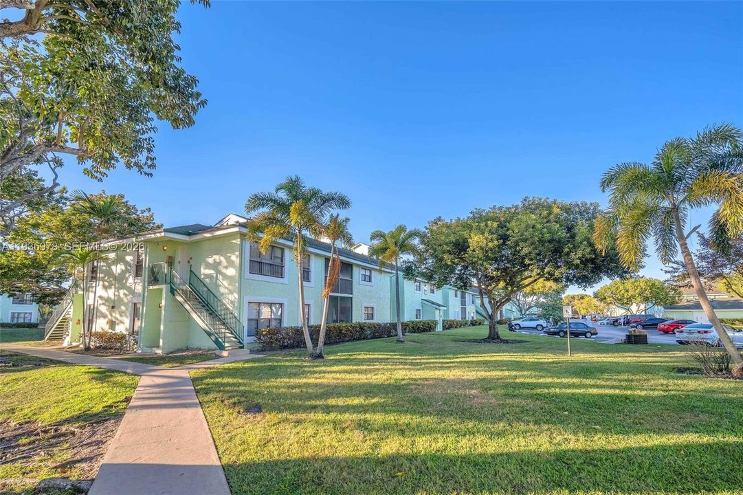 En Venta: $207,000 (2 camas, 2 baños, 900 Pies cuadrados)