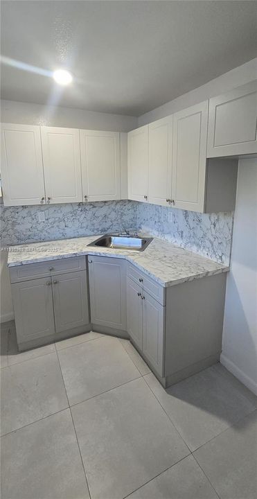 В аренду: $1,600 (1 спален, 1 ванн, 434568 Квадратных фут)