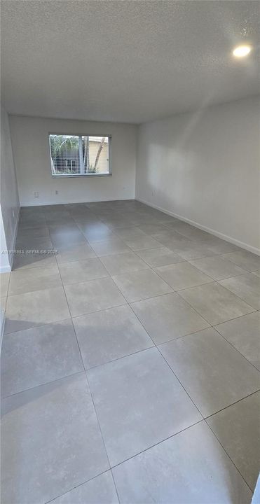 В аренду: $1,600 (1 спален, 1 ванн, 434568 Квадратных фут)