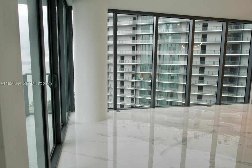 В аренду: $4,400 (1 спален, 1 ванн, 706 Квадратных фут)