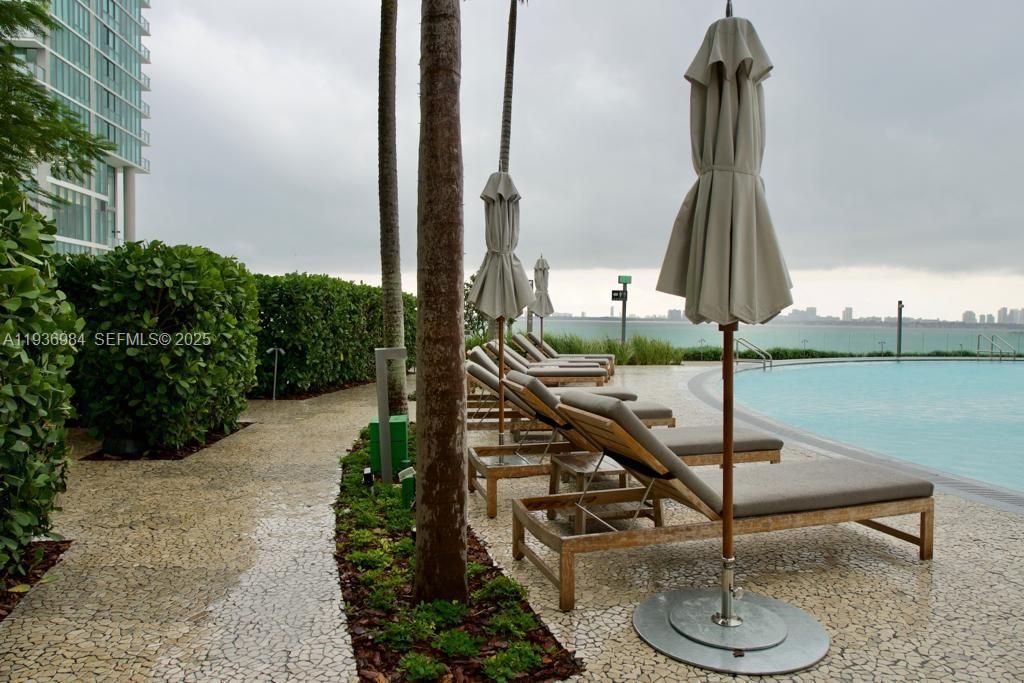 В аренду: $4,400 (1 спален, 1 ванн, 706 Квадратных фут)