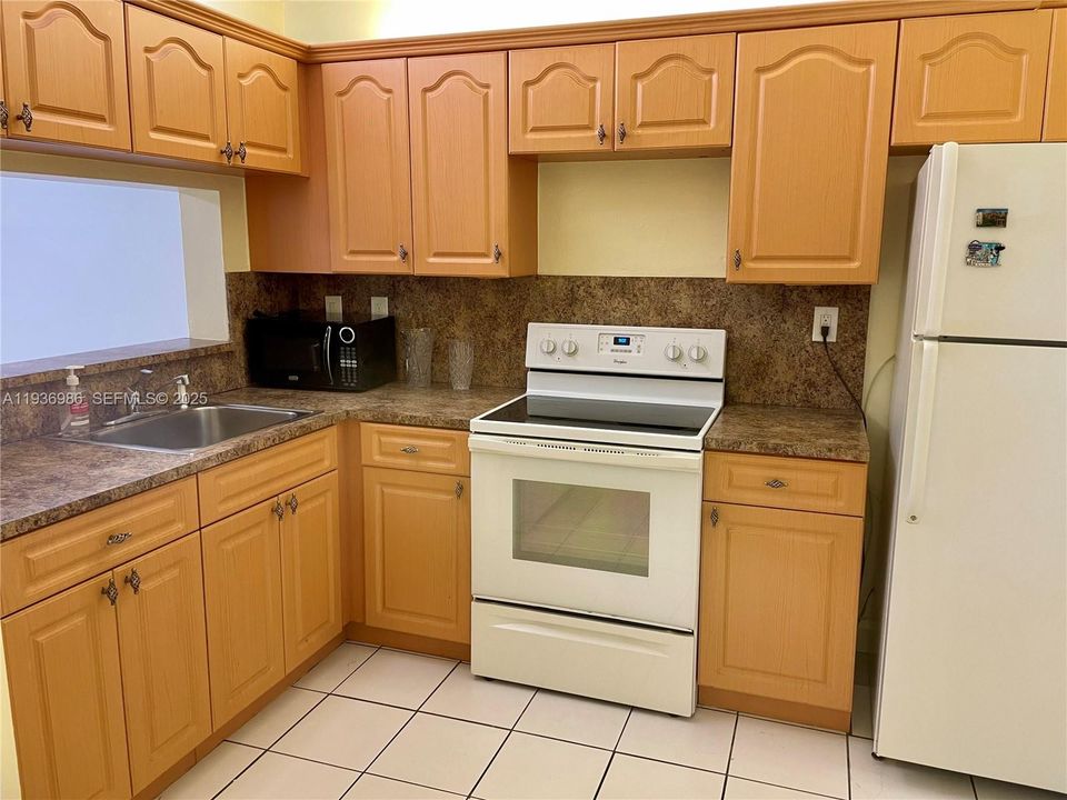 В аренду: $2,300 (2 спален, 2 ванн, 1176 Квадратных фут)