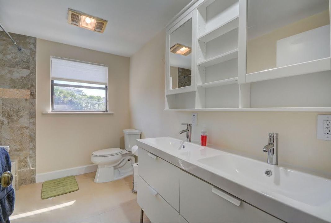 upstairs bath sinks
