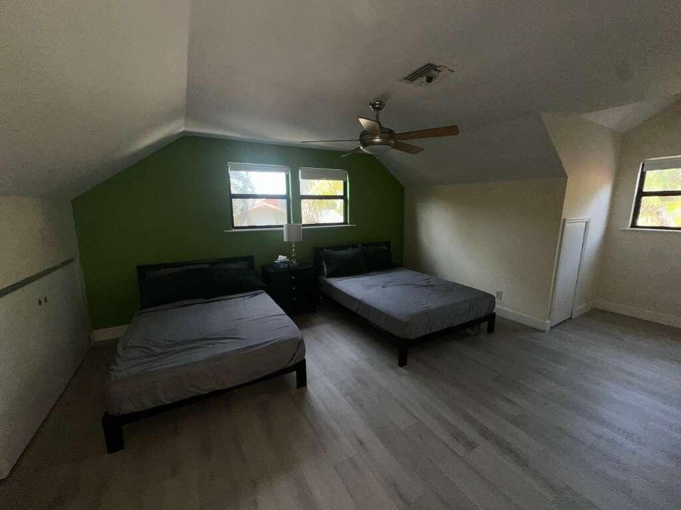 Upstairs bedroom3