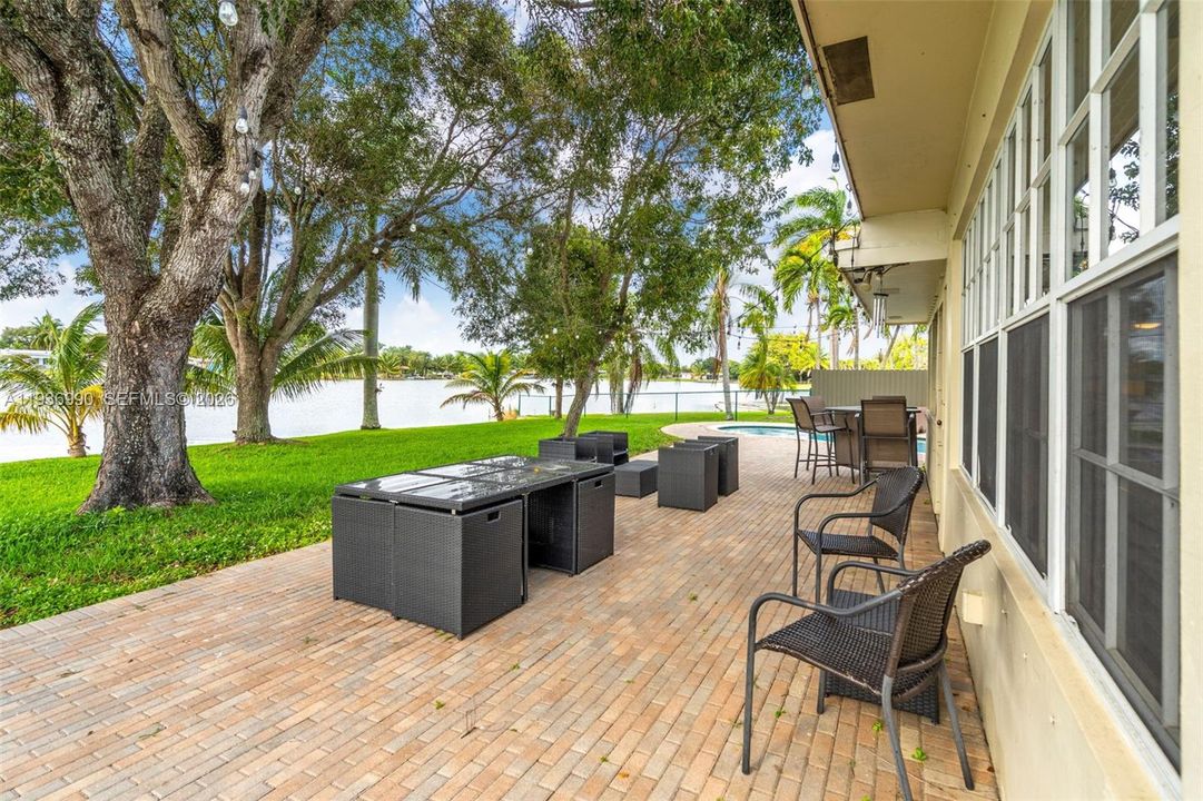 En Venta: $629,900 (2 camas, 2 baños, 1209 Pies cuadrados)