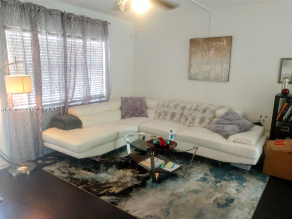 En Renta: $1,950 (1 camas, 1 baños, 580 Pies cuadrados)