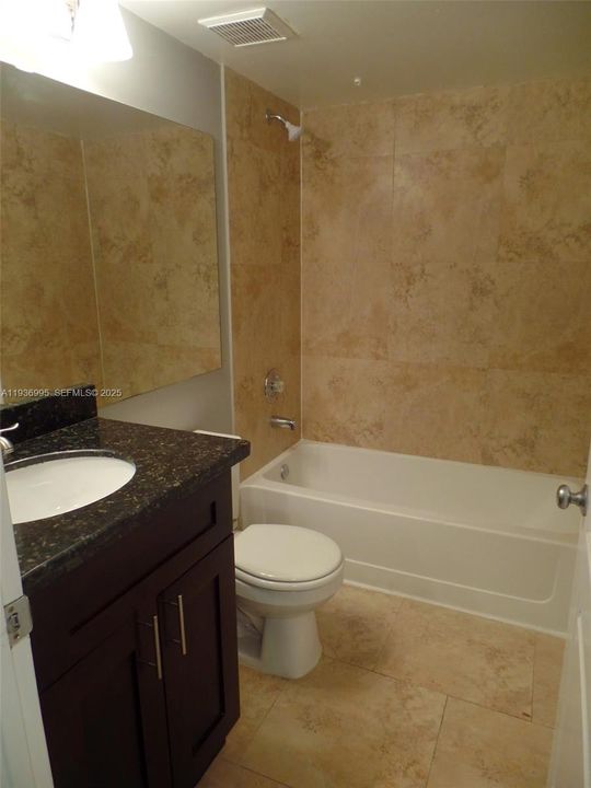 В аренду: $2,395 (2 спален, 2 ванн, 1049 Квадратных фут)