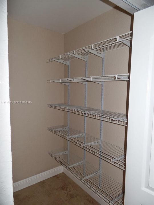 В аренду: $2,395 (2 спален, 2 ванн, 1049 Квадратных фут)