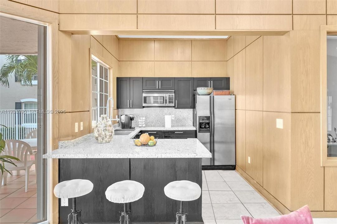 В аренду: $2,395 (2 спален, 2 ванн, 1049 Квадратных фут)