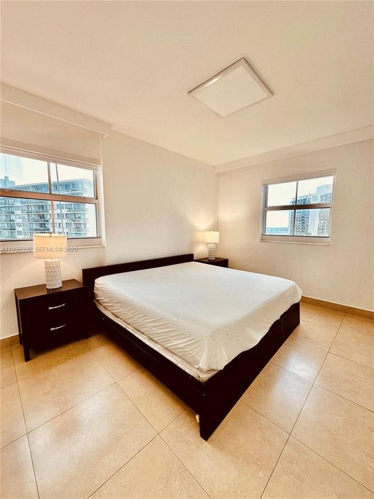 В аренду: $3,600 (2 спален, 2 ванн, 930 Квадратных фут)