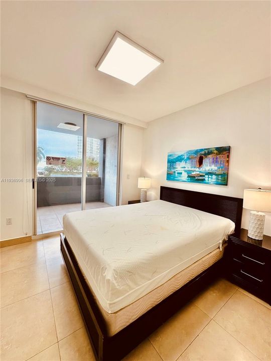 В аренду: $3,600 (2 спален, 2 ванн, 930 Квадратных фут)